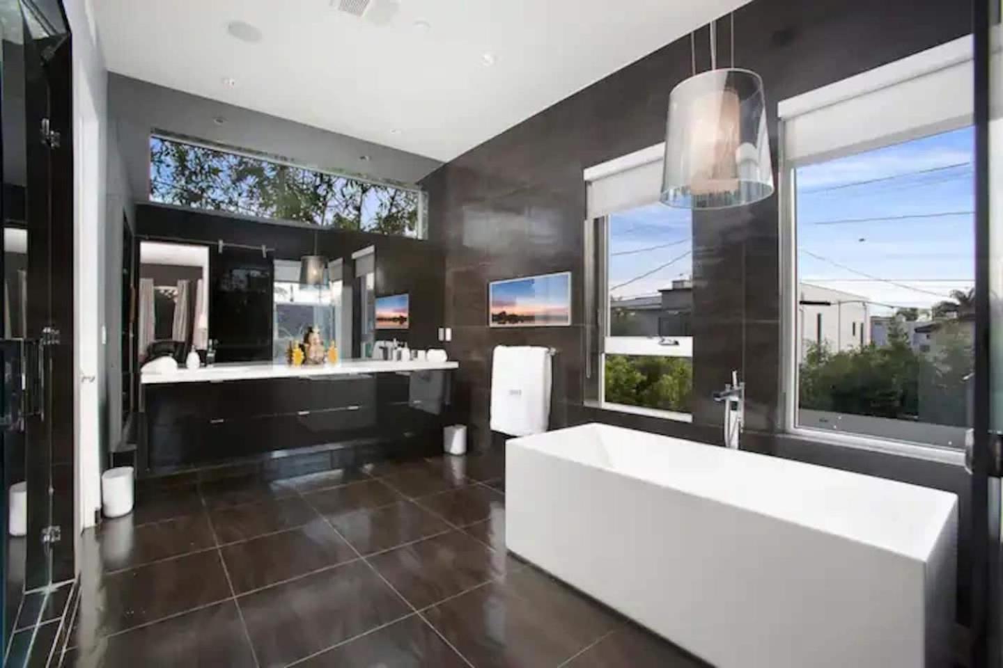 Grand Escape * Los Angeles